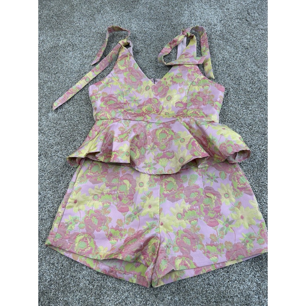TCEC Pink Floral Peplum Top Sleeveless‎ And Shorts Valentina Size Medium